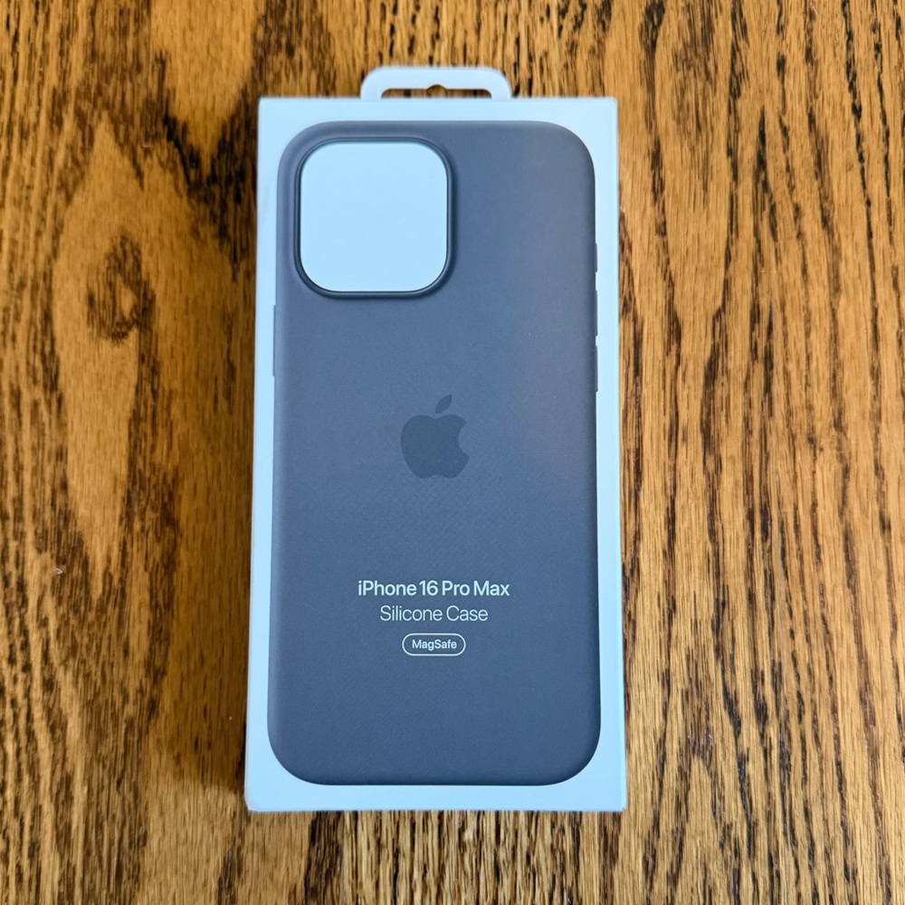 NWT Apple iPhone 16 Pro Max Silicone Case with MagSafe - Stone Gray